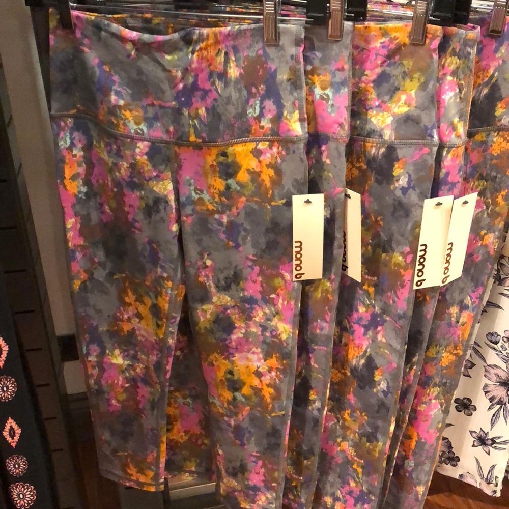 Mono b Splatter Print Athletic Capri